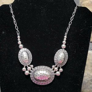 New Laura Ford silver western look Necklace ( NWT)